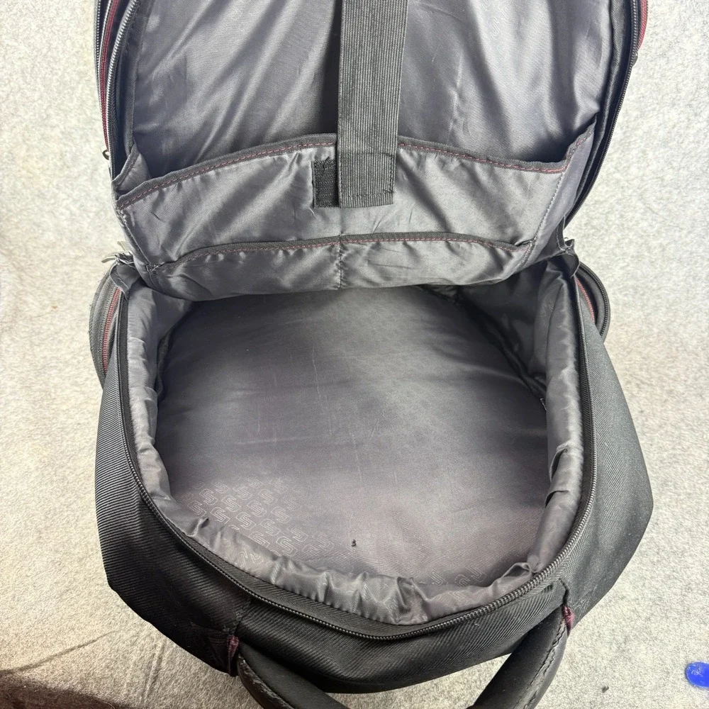 Solo  Executive Laptop Backpack, Black/Red‎